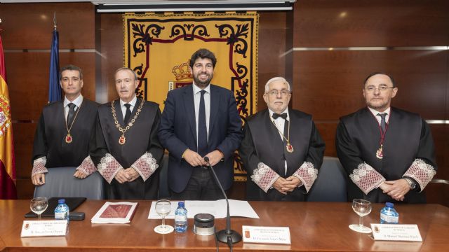 Fernando López Miras asiste a la sesión de aprobación de la memoria de actividades del Consejo Jurídico de la Región - 2, Foto 2
