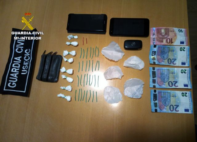 La Guardia Civil detiene in fraganti a un vecino de Murcia por tráfico de drogas - 1, Foto 1