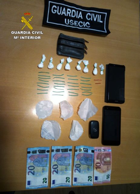La Guardia Civil detiene in fraganti a un vecino de Murcia por tráfico de drogas - 4, Foto 4