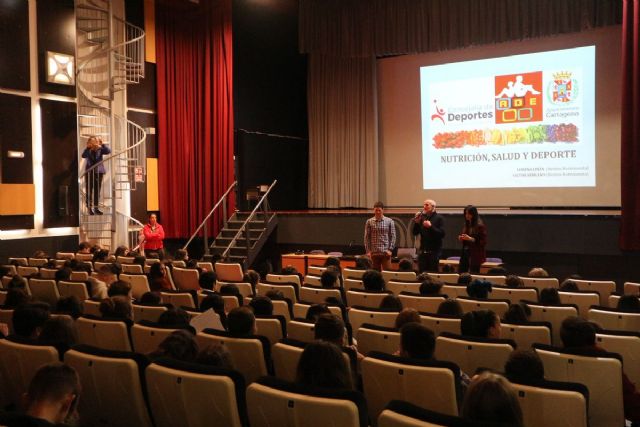 Continúan los encuentros Deporte+Nutrición=Salud en el colegio Maristas - 1, Foto 1