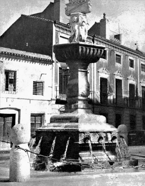 Today, March 25, 2019, the 266th anniversary of the blessing of the Plaza fountain, Foto 2