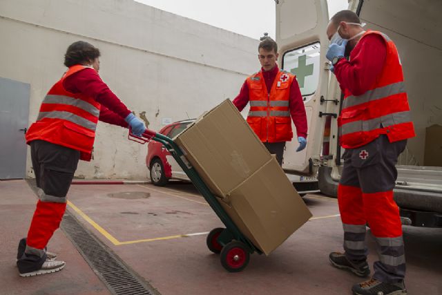 Lidl repartirá 100.000 kilos de alimentos a través de Cruz Roja a más de 8.000 personas mayores - 1, Foto 1