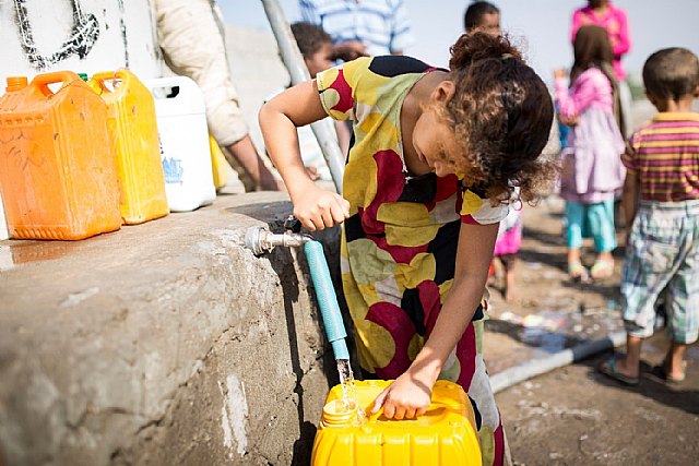 Cuatro millones de yemeníes (1 de cada 14) depende de las distribuciones de agua en camiones cisterna - 1, Foto 1