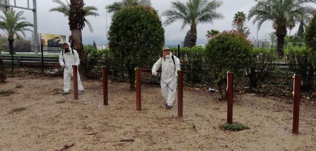 Parques y Jardines intensifica sus actuaciones de limpieza en las zonas de esparcimiento canino de todo el municipio - 1, Foto 1