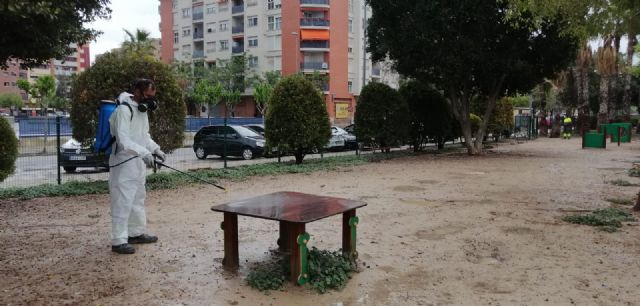 Parques y Jardines intensifica sus actuaciones de limpieza en las zonas de esparcimiento canino de todo el municipio - 2, Foto 2
