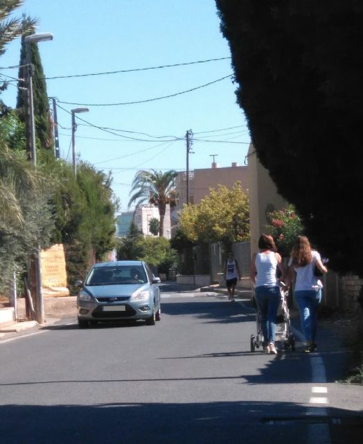 Los vecinos de Senda de Granada le regalan al exalcalde Ballesta una cabra - 2, Foto 2