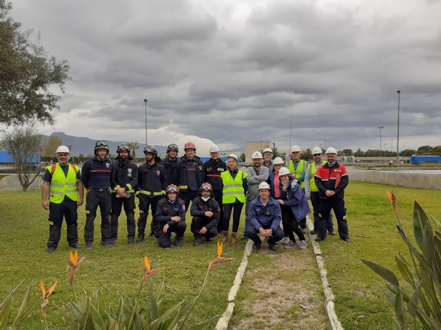 Bomberos del consorcio se forman en protocolos de actuación en instalaciones de Aguas de Murcia - 1, Foto 1