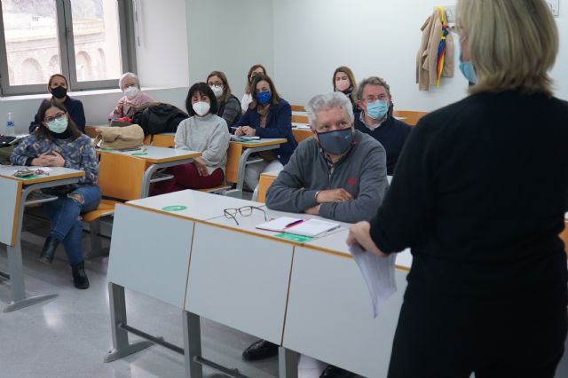 Universitarios ucranianos llegan a la UPCT con beca Erasmus y voluntarios de la universidad enseñan español a refugiados - 2, Foto 2