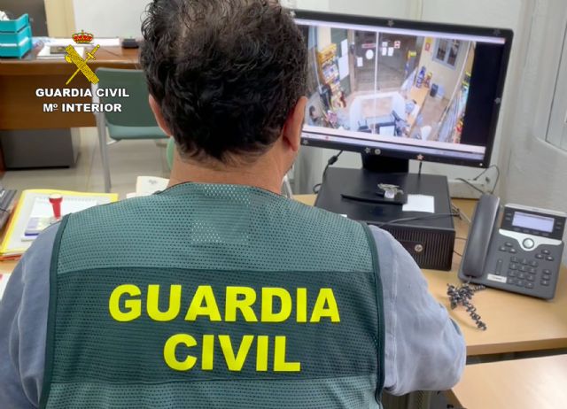 La Guardia Civil detiene a un vecino de Ceutí por el atraco a un estanco y a una farmacia de la localidad - 4, Foto 4