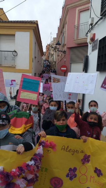 Marcha popular y actividades de ocio de niños y jóvenes en Lorca para reivindicar el Día de la Mujer - 4, Foto 4