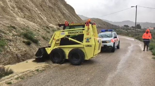 Emergencias de Lorca ha atendido, en las últimas 24 horas, casi 40 avisos relacionados con las incidencias de las precipitaciones - 1, Foto 1