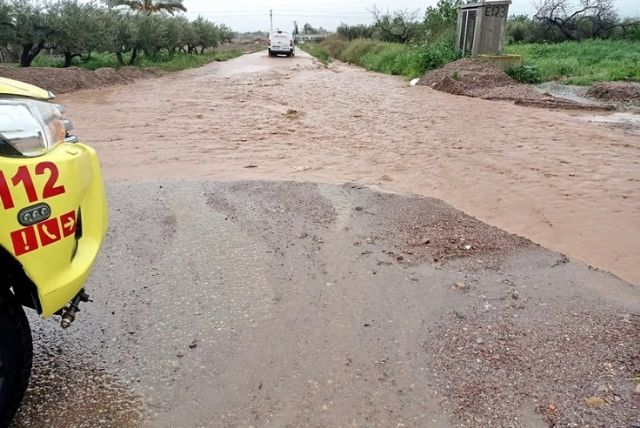Emergencias de Lorca ha atendido, en las últimas 24 horas, casi 40 avisos relacionados con las incidencias de las precipitaciones - 2, Foto 2