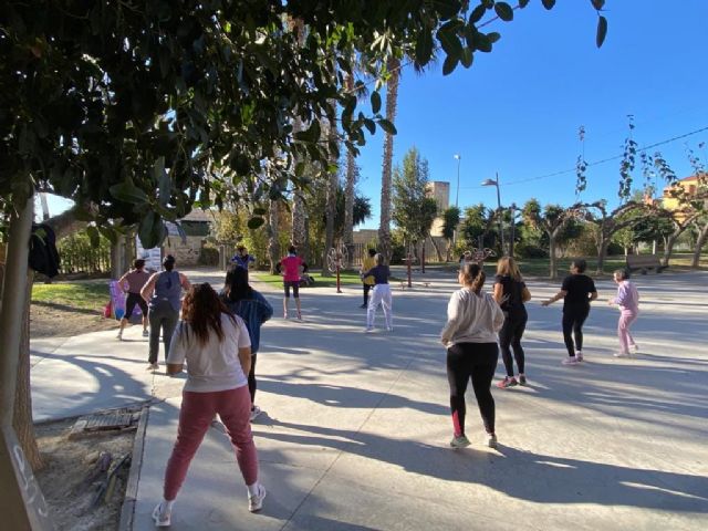 El Ayuntamiento de Puerto Lumbreras promueve el autocuidado femenino con una jornada de salud en el parque Reina Sofía - 2, Foto 2