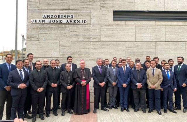 La ciudad de Sevilla inauguró con una calle rotulada con el nombre del arzobispo emérito de Sevilla, monseñor Juan José Asenjo - 1, Foto 1