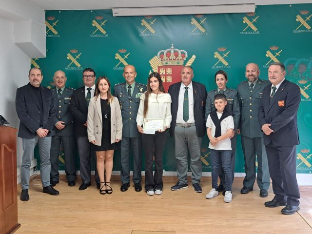 La Hermandad de Amigos del Benemérito Cuerpo de la Guardia Civil (HaBeCu) concede el Premio a la excelencia académica 2023 a una alumna de la Región de Murcia - 1, Foto 1
