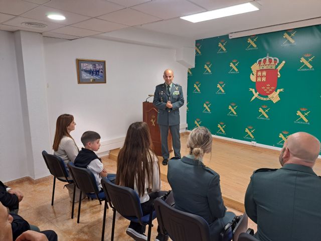 La Hermandad de Amigos del Benemérito Cuerpo de la Guardia Civil (HaBeCu) concede el Premio a la excelencia académica 2023 a una alumna de la Región de Murcia - 3, Foto 3