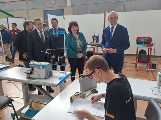 180 estudiantes compiten en la fase regional de las olimpiadas de la Formación Profesional 'RM Skills 2025' - 1, Foto 1