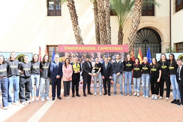 López Miras recibe al Hozono Global Jairis y destaca que son las mejores embajadoras que puede tener la Región de Murcia - 1, Foto 1