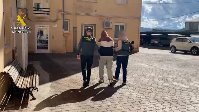 La Guardia Civil destapa la sustracción de cerca de 24 kilómetros de cable de cobre de las obras de la autovía A-30 - 2, Foto 2