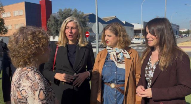 El Polígono Industrial Oeste estrena una rotonda que hace el tráfico más seguro y ágil - 3, Foto 3