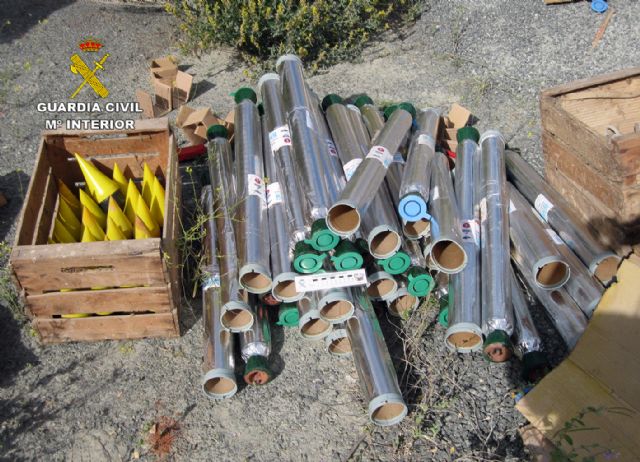 La Guardia Civil desactiva cerca de un centenar de artefactos explosivos en Cieza - 2, Foto 2