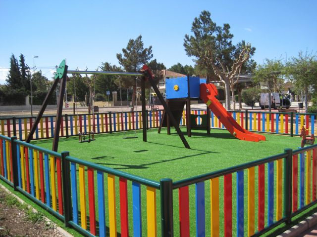 La zona infantil del jardín Paco Rabal gana en seguridad - 1, Foto 1