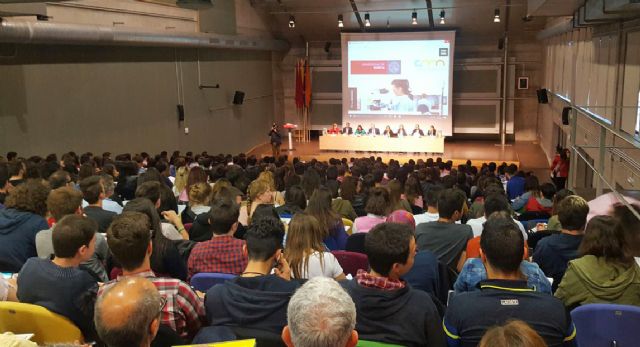 Más de 350 alumnos de Bachillerato y 40 profesores participan en el octavo congreso regional de investigadores júnior - 1, Foto 1