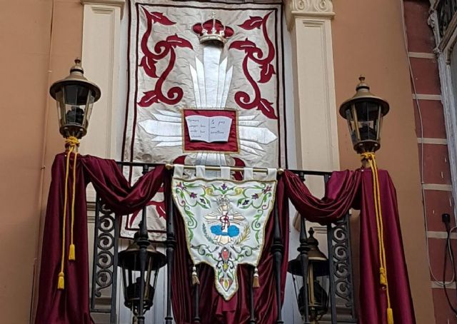 El balcon de Antonio Nicolas en la Plaza del Risueño gana el II Concurso de embellecimiento de Balcones y Fachadas de Semana Santa - 1, Foto 1