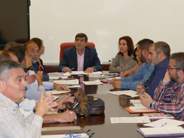 Aznar informa a los sindicatos sobre la Bolsa de Trabajo para auxiliares de recaudacion y de la marcha de las oposiciones - 1, Foto 1