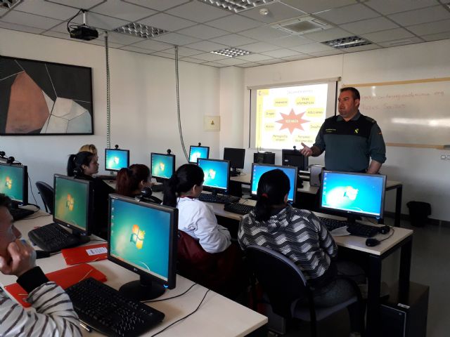Jóvenes de Jumilla participan en el Proyecto de Empleo Nazaret de Cáritas - 1, Foto 1