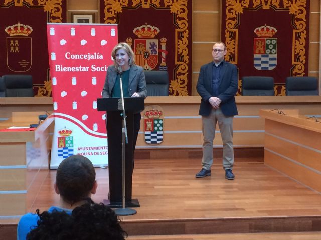 La Concejalía de Bienestar Social de Molina de Segura entrega los diplomas a las 15 personas con bajo nivel de empleabilidad que han participado en el curso de competencias básicas para el empleo - 2, Foto 2