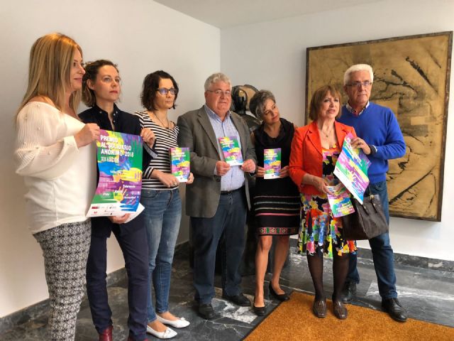 La Facultad de Trabajo Social de la Universidad de Murcia, la Fundación CajaMurcia y la Plataforma del Voluntariado de la Región de Murcia convocan la XIX Edición del Premio al Solidario Anónimo - 1, Foto 1