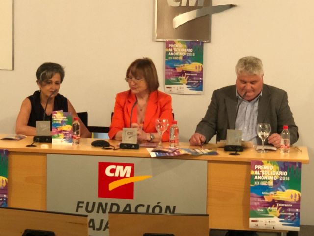 La Facultad de Trabajo Social de la Universidad de Murcia, la Fundación CajaMurcia y la Plataforma del Voluntariado de la Región de Murcia convocan la XIX Edición del Premio al Solidario Anónimo - 2, Foto 2