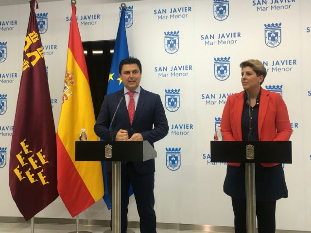 El alcalde de San Javier pide ayuda al presidente Fernando López Miras para obtener la sede permanente de la colección de aviones antiguos de la  Fundación Infante de Orleans - 1, Foto 1