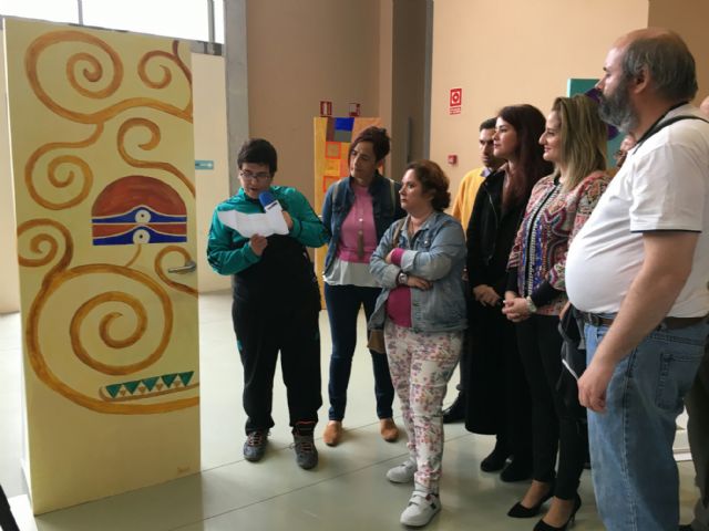 Imagina 2018 abrió hoy sus puertas con una obra del colectivo de personas con enfermedad mental Ápices, dedicado a Gustav Klimt - 2, Foto 2