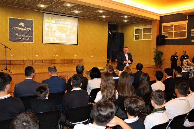 El delegado del Gobierno ha presentado una de las charlas incluidas en el Plan Director para la convivencia y mejora de la seguridad en los centros educativos y sus entornos - 5, Foto 5