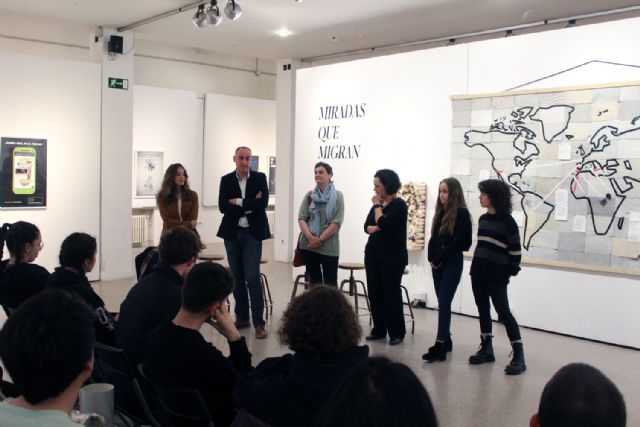 Jóvenes artistas crean 84 obras de arte para transformar la visión de la sociedad sobre las migraciones - 1, Foto 1