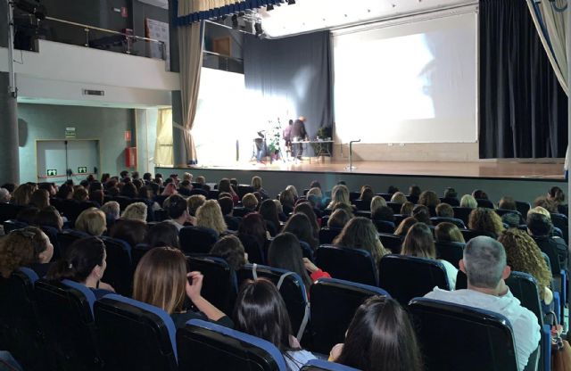 Cerca de 250 personas asisten a la masterclass del famoso maquillador Lewis Amarante - 2, Foto 2
