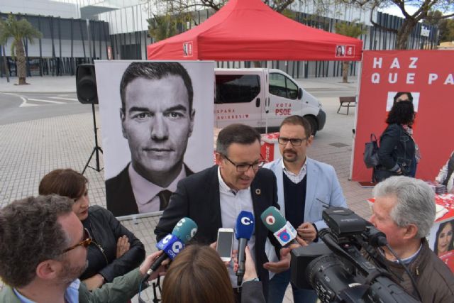 Diego Conesa: Pedimos el voto para el PSOE porque es el único capaz de garantizar la recuperación de derechos y el bienestar y justicia social que el PP arrebató con recortes - 1, Foto 1