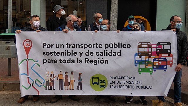 Vecinos de Puente Tocinos se manifiestan por la movilidad sostenible y la mejora del transporte público - 1, Foto 1