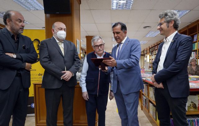 Murcia homenajea a Diego Marín por toda una vida dedicada a los libros - 2, Foto 2