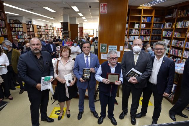 Murcia homenajea a Diego Marín por toda una vida dedicada a los libros - 3, Foto 3