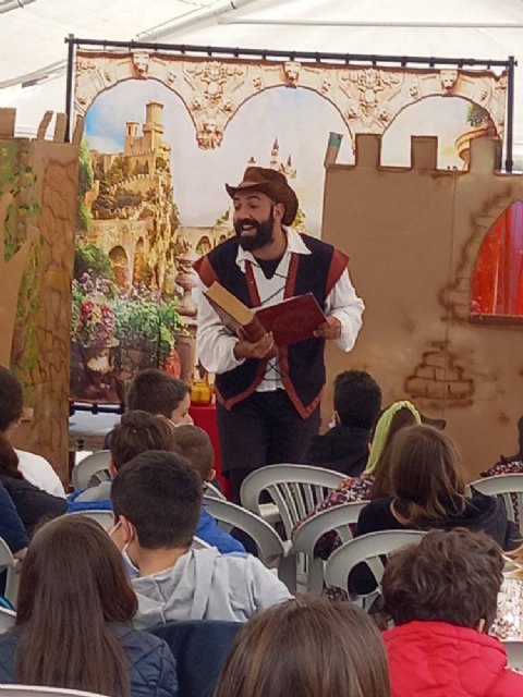 La Feria del Libro continúa este lunes con cuentacuentos dirigidos a los escolares ciezanos - 1, Foto 1