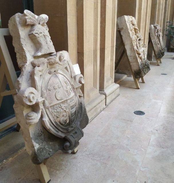 Huermur denuncia el vergonzoso estado de la colección de 18 escudos heráldicos BIC del Museo Arqueológico - 1, Foto 1