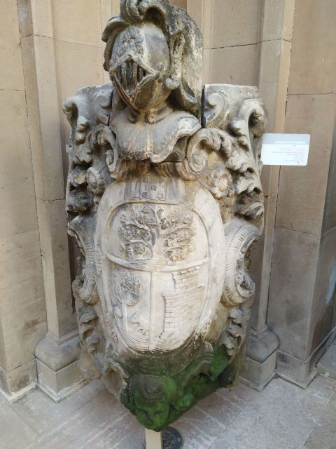 Huermur denuncia el vergonzoso estado de la colección de 18 escudos heráldicos BIC del Museo Arqueológico - 4, Foto 4