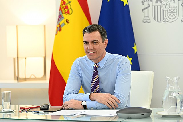 Pedro Sánchez remarca el atractivo de España como destino de inversión digital en un encuentro con el presidente de Microsoft - 2, Foto 2