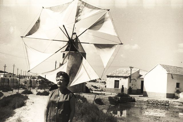 Se presenta en Cartagena el libro de poemas que Carmen Conde escribió en una de sus estancias en el Mar Menor en 1959 - 1, Foto 1