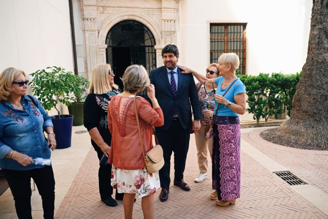 Fernando recibe a antiguos alumnos del Hogar Provincial del Niño que estuvo ubicado en San Esteban - 4, Foto 4