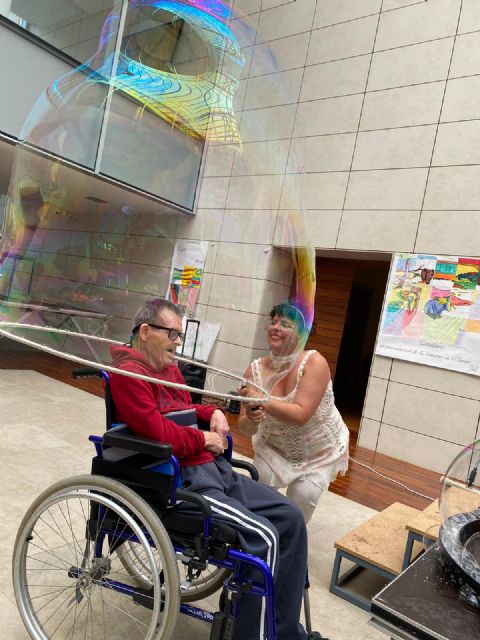 El centro de día de personas con discapacidad participa en un cuenta cuentos - 2, Foto 2