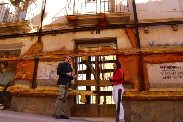 El alcalde anuncia la construcción de 11 viviendas y 11 aparcamientos en un solar del casco antiguo de Lorca - 2, Foto 2